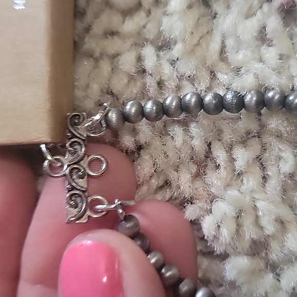 Fake Navajo Pearl Necklace - Picture 2 of 2